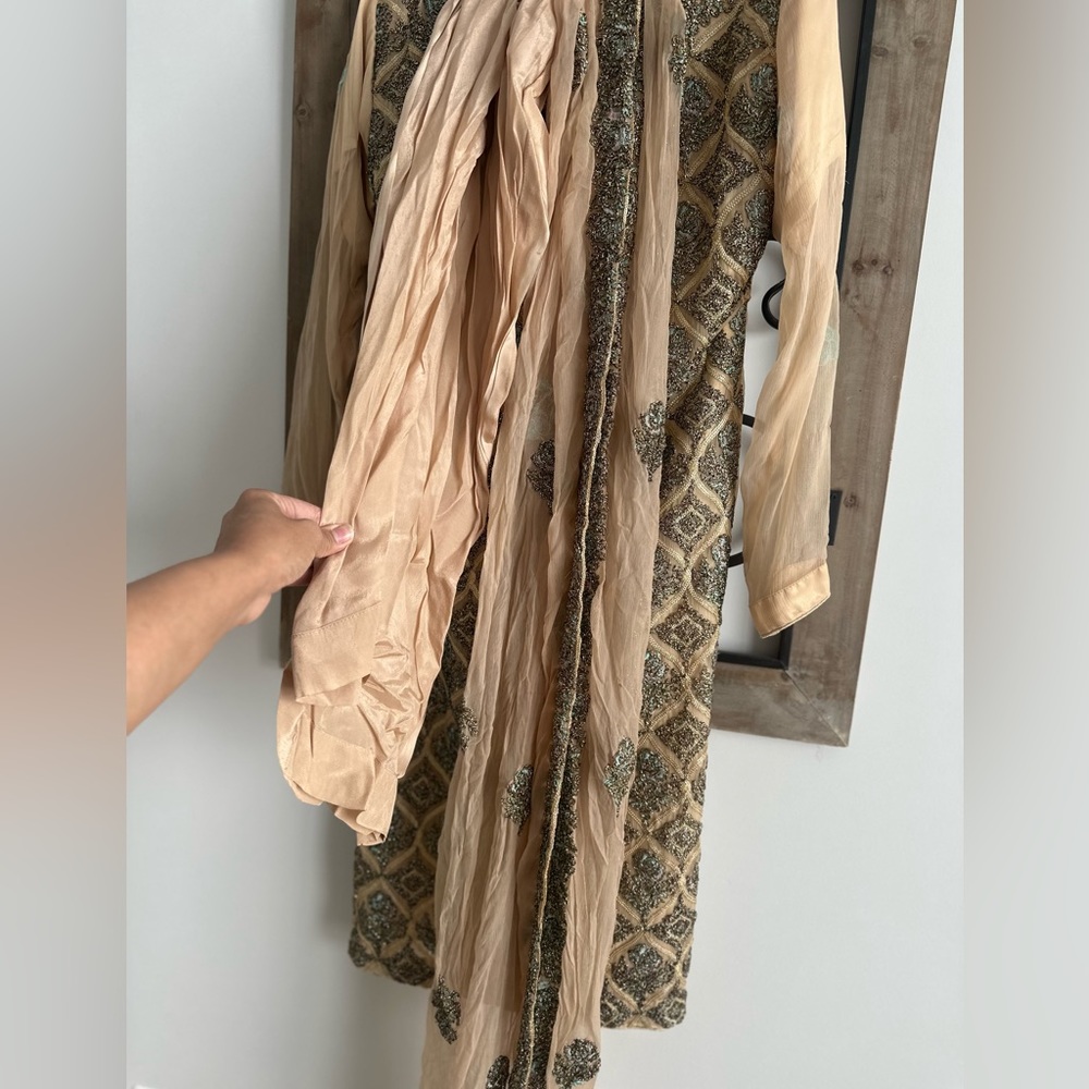 Brand New Fancy Pakistani Shalwar Kameez - image 3